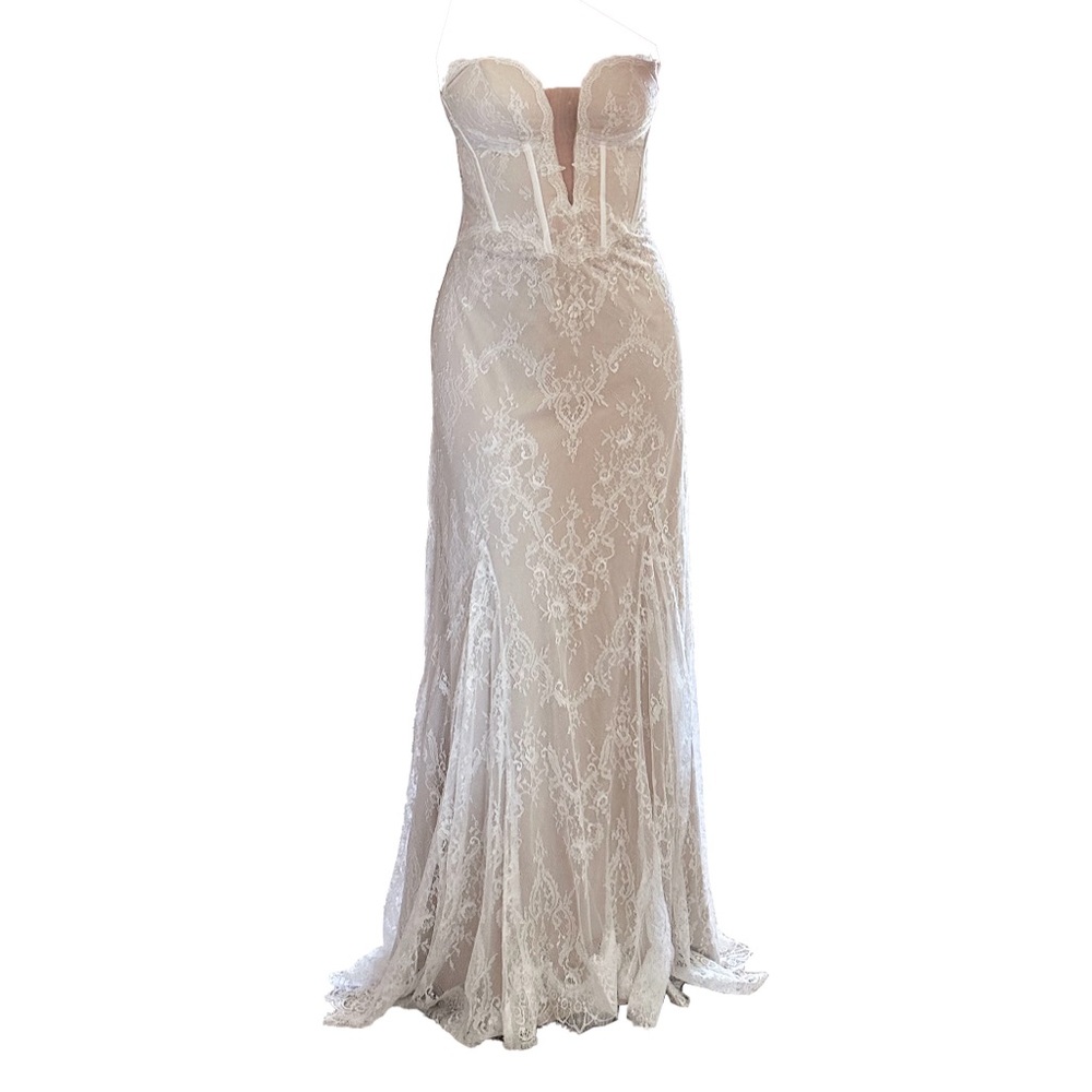 **SOLD**
Lace Strapless Wedding Dress w/ Matching Sleeves